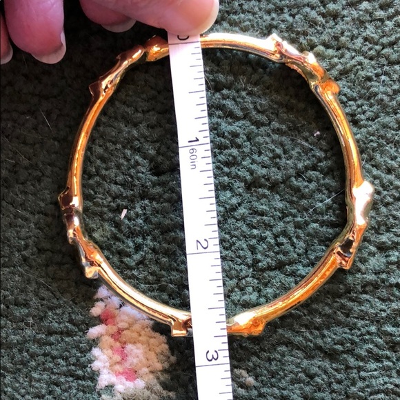 Labrador Gold Bangle - Picture 5 of 5